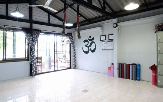 Mon Lodge & Yoga Donmuang