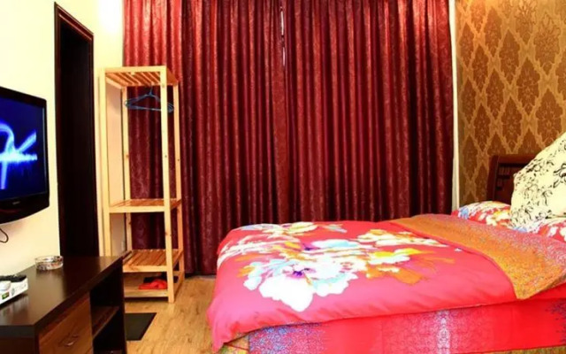 Dali Color Clouds Hall Inn