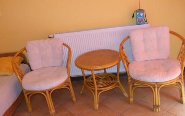 Pokoje Gościnne "Pod Klonem"