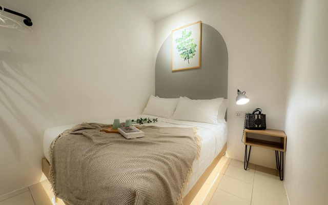 Apple 1 Hotel Queensbay