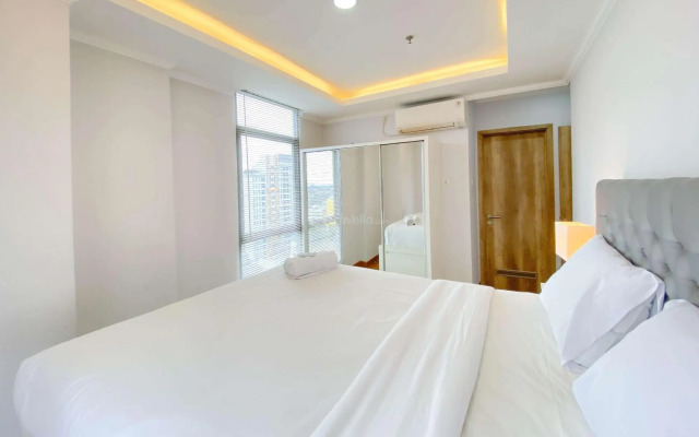 Apt Pejaten Park 2 BR Luas dgn Swim Pool & Netflix