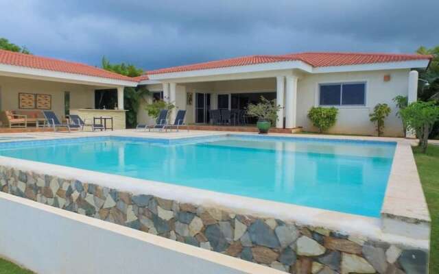 New Villa With Infinity Pool