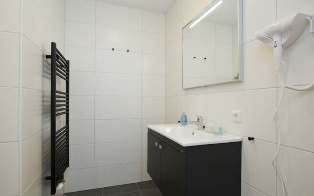 Attractive Bungalow with Covered Terrace near Veluwe