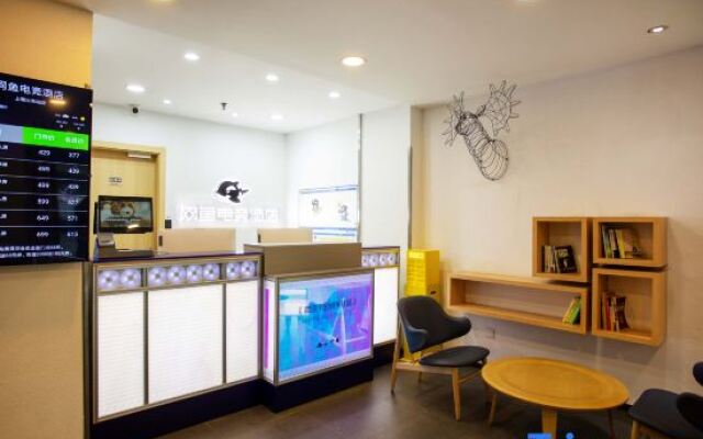 WanYoo Esports Hotel (Shanghai Train Station)