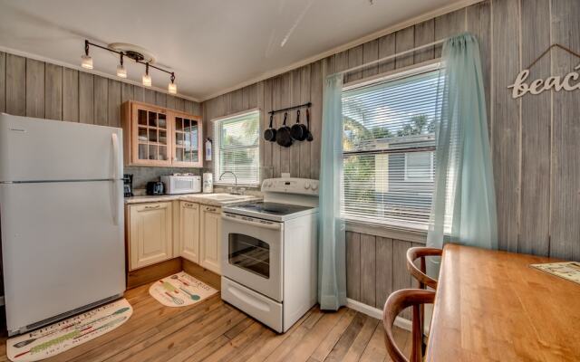 Honeymoon Bungalow - Roelens Vacations