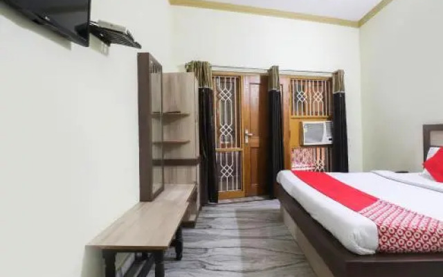 OYO 67668 Hotel Laxmi Palace