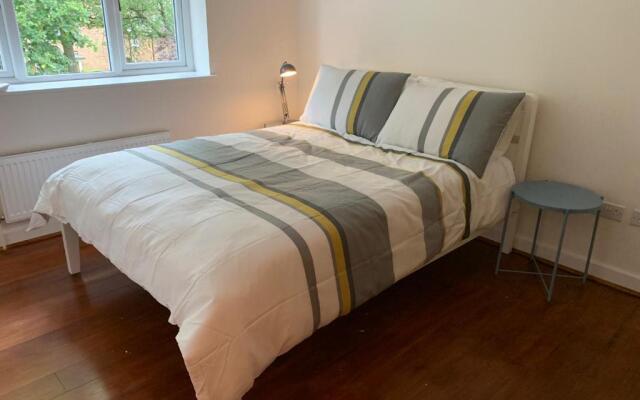 Stunning large 3 bedroom Penthouse Apartment