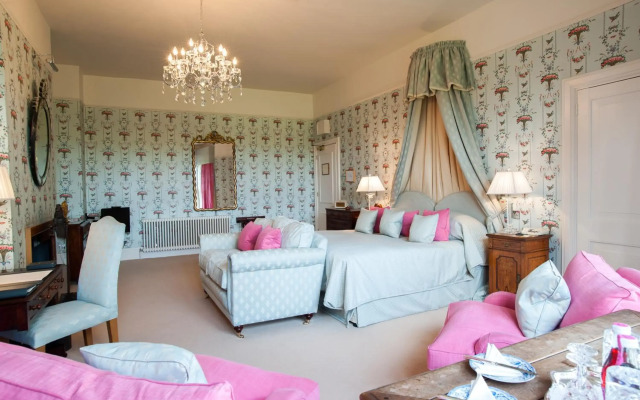 Llangoed Hall