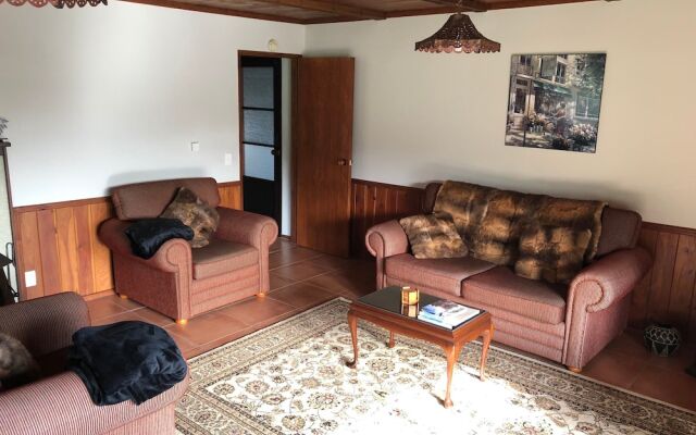 Chartre' Manor Bed & Breakfast