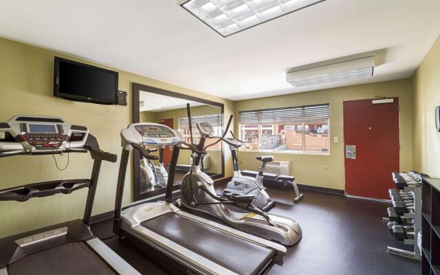 Rodeway Inn Portland Airport Hotel