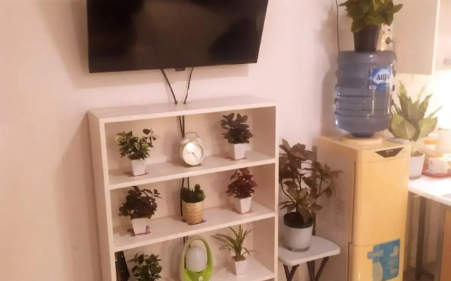 Tiny studio with pool, jogging track, gym and Mall