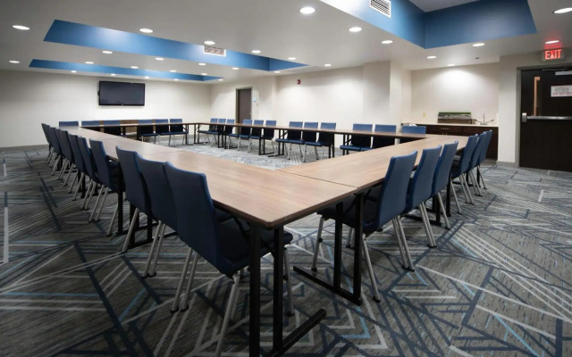 Holiday Inn Express & Suites Conway by IHG