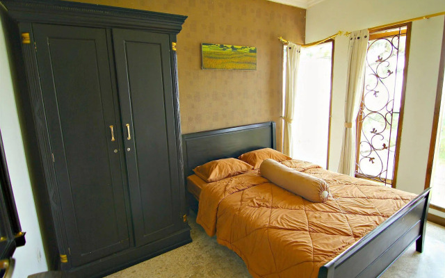De Bukit Dago Villa by HouseinBandung