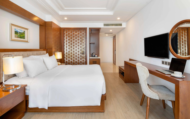 Paris Deli Danang Beach Hotel