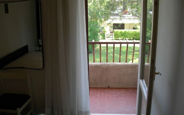 Holiday Home With Garden and Shared Pool