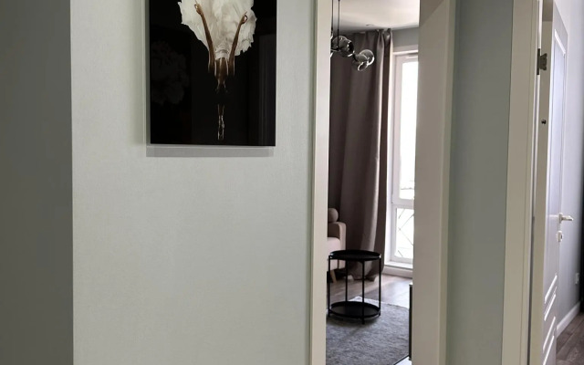 Apartments on Oboronnaya 102B street