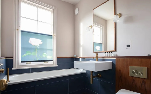 Northchurch Terrace by Onefinestay