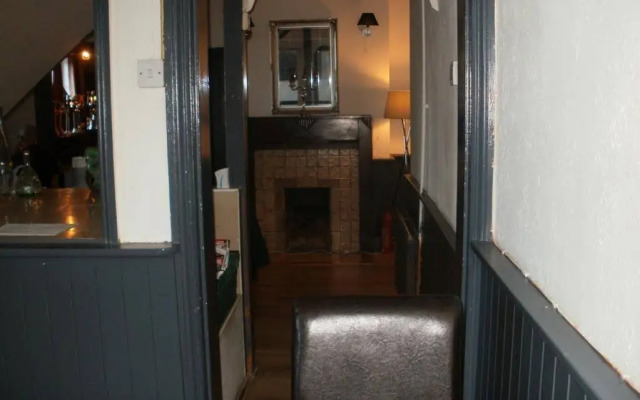 The Crown Inn - By Blunt Bars