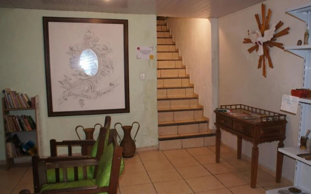 OYO Hospedaria Mineira