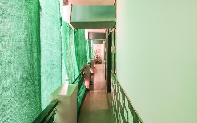 SPOT ON 77870 Maa Gayatri Guest House