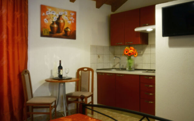 Kuzma Rooms and Apartments