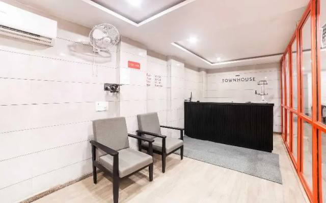 Super Townhouse Rohini Sector 23