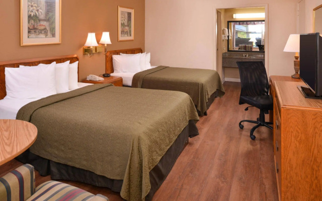 Quality Inn Dutch Inn