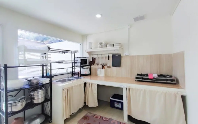 GAO Phala beachfront hostel & pool villa