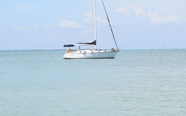 Runaway Bay Resort by BBG