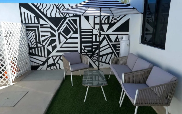 Beautiful 3bed 2bath new Home With Pool in Town