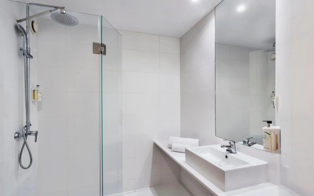 B&B Madrid Aeropuerto T1 T2 T3