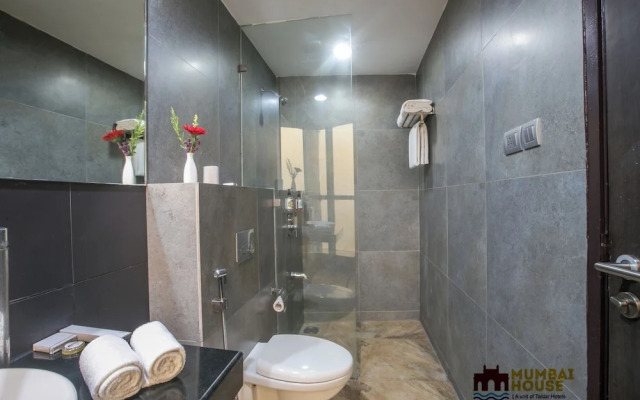 Hotel Mumbai House Airoli Navi Mumbai
