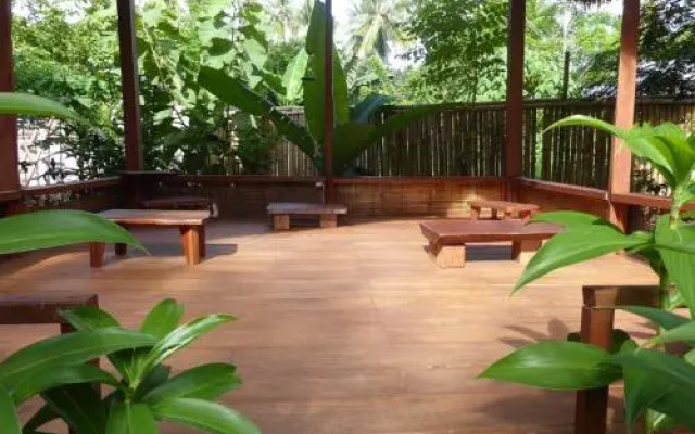 Shibui Garden Bungalows and Restaurant