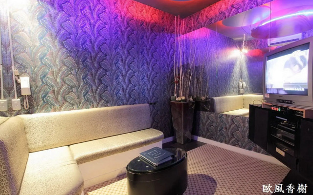 Regale Villa Hotel