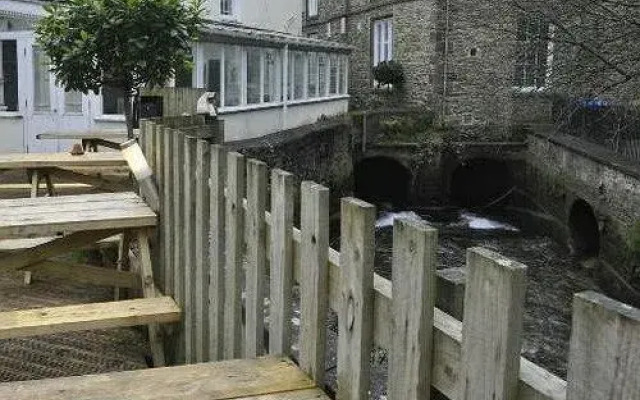 The Barley Sheaf Inn