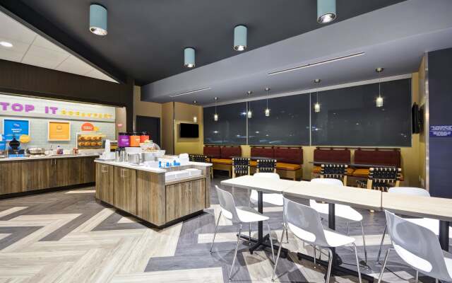 Tru by Hilton Sumter