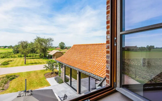 Chic Villa in Comines-warneton With Garden