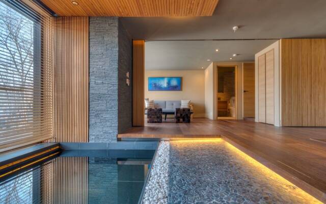 Hideaway on Escarpment by H2 Life