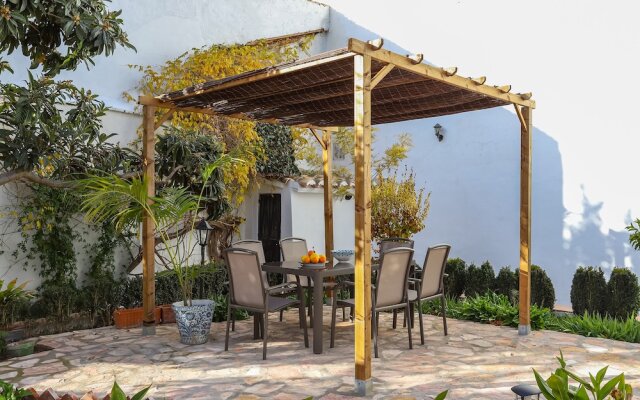 Magnificent 4 Bd House With Private Garden Carmen Del Cipres