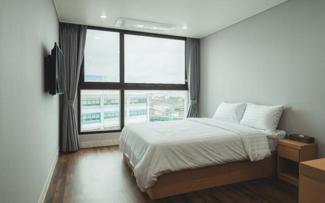 Aroomi Hotel Hyupjae