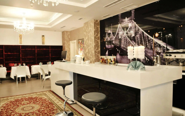 Golden City Hotel, Tirana