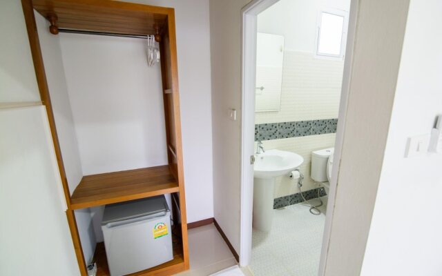 Lamphurai Riverside Resort and Spa