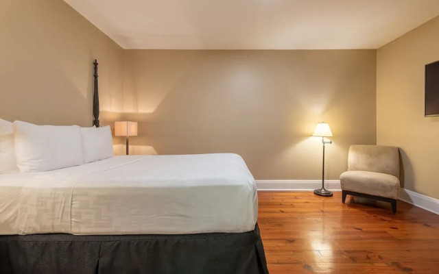 The Manor on St. Philip