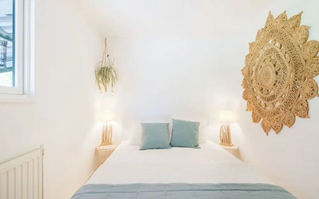 Idyllic Holiday Home in Ooltgensplaat With Private Terrace