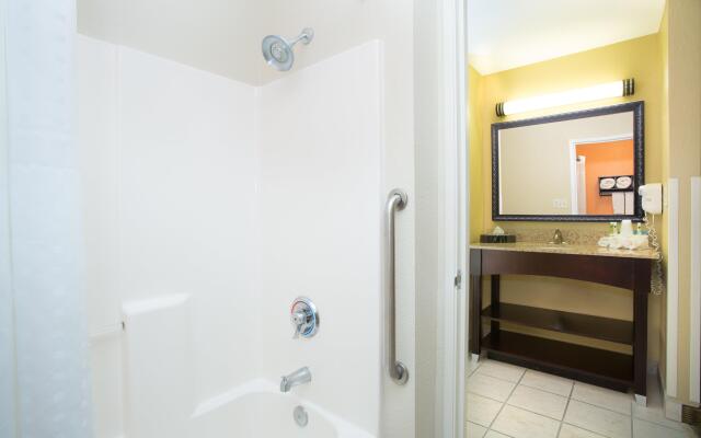 Holiday Inn Express & Suites Lexington by IHG