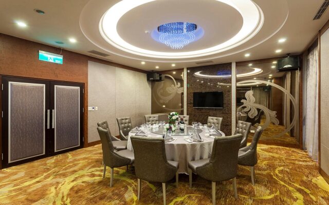 Golden Tulip - Aesthetics