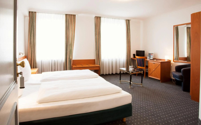 INA Hotel Royal