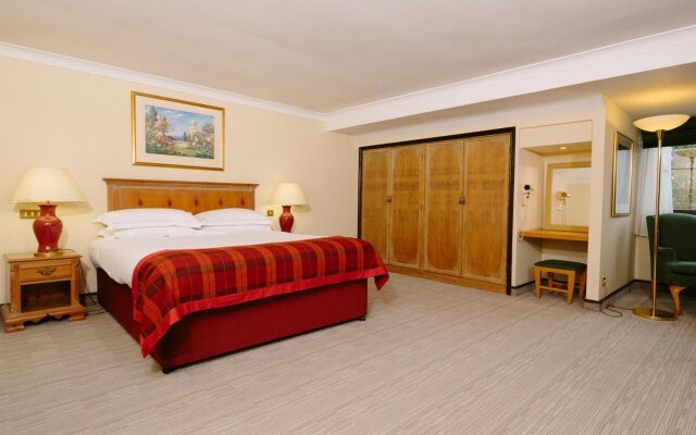 Premier Inn Newbury Town Centre South