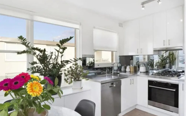 SurfSide Escape in Coogee