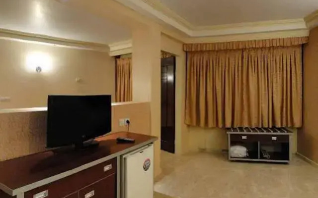 Hotel Piroozy